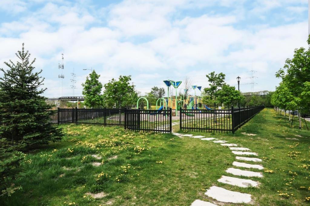 Comfort Townhouse Close To Airport * Montréal