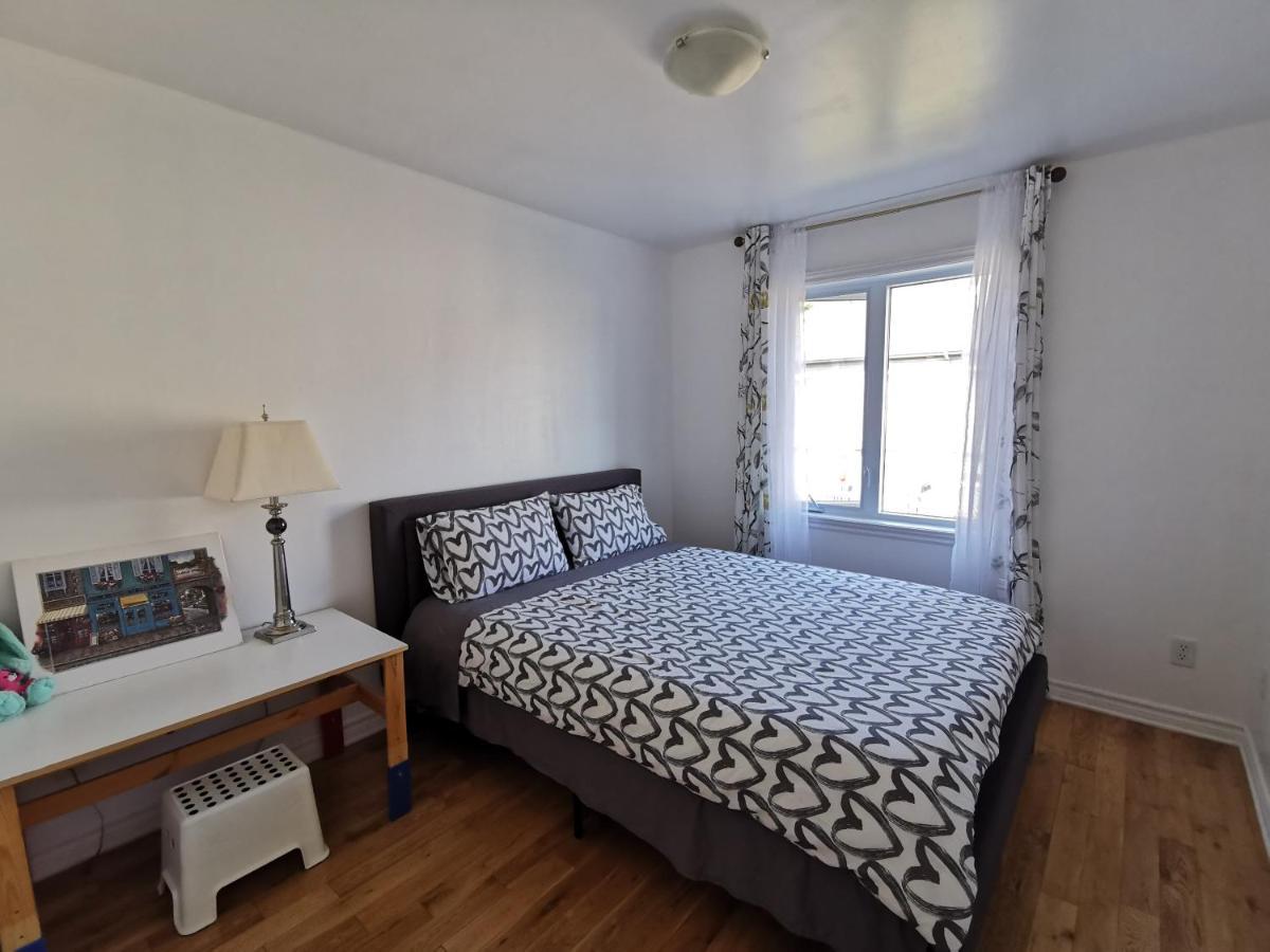 Comfort Townhouse Close To Airport Montréal